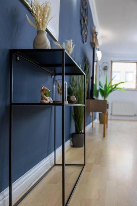 Morden London Apartment, By The Sea With Free Parking Bagian luar foto